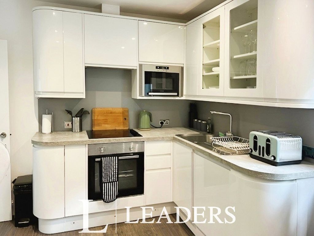 Property photo 2 of 7 Kitchen