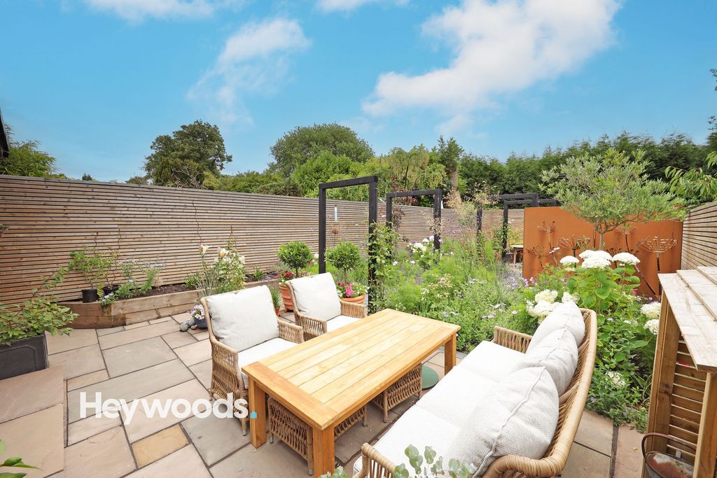 Property photo 2 of 43