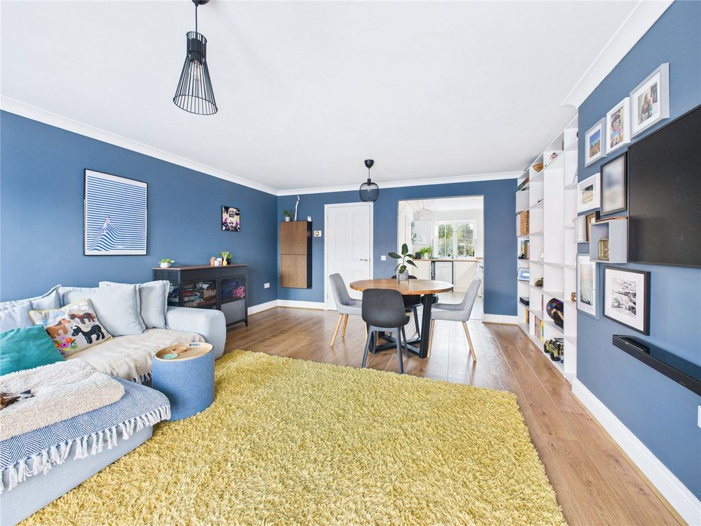 Property photo 2 of 14 Picture No. 11