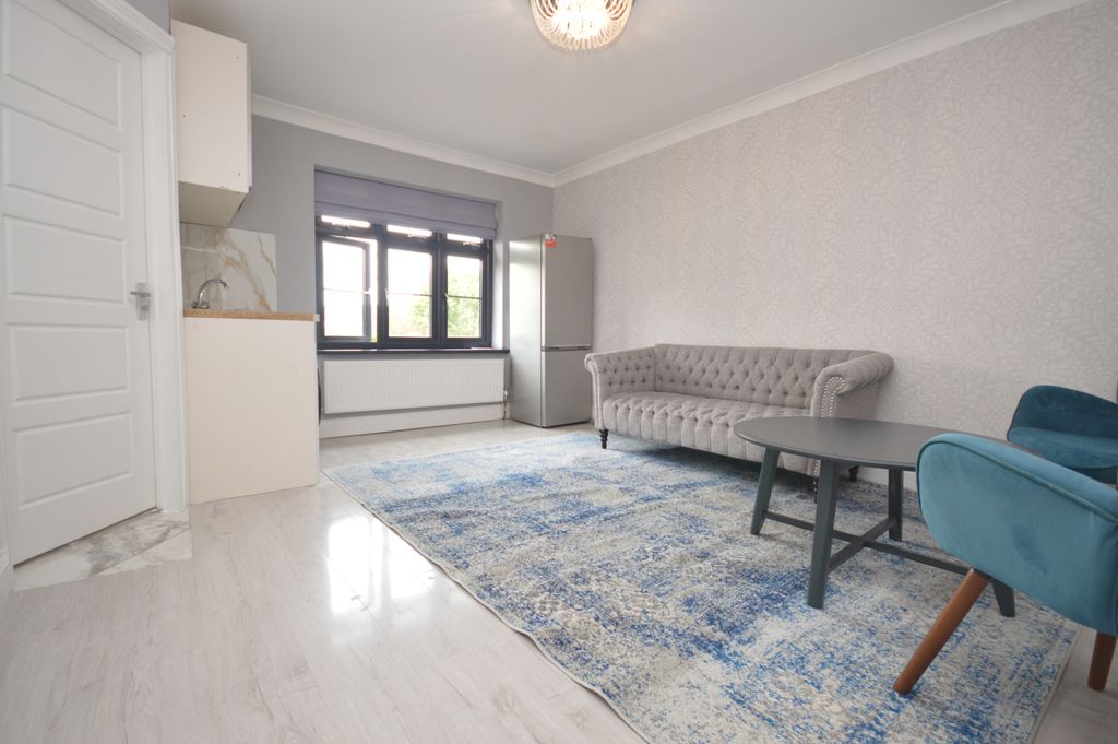 Property photo 1 of 6 1 Bedroom Flat To Rent