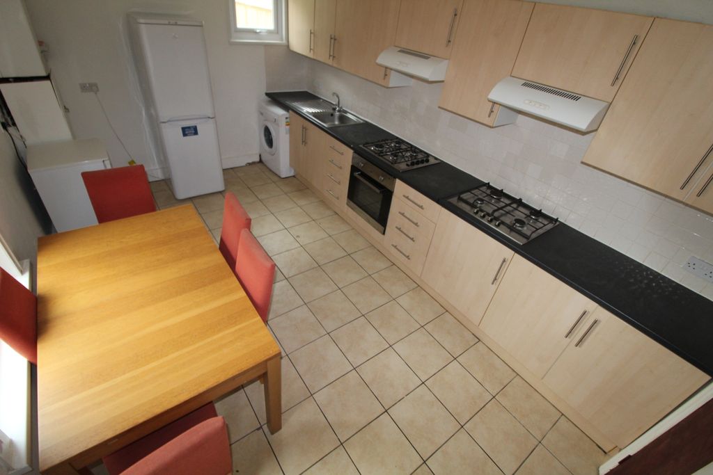 Property photo 2 of 9