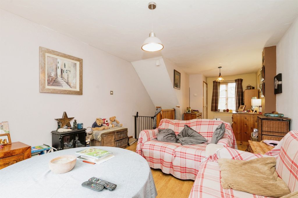 Property photo 2 of 16