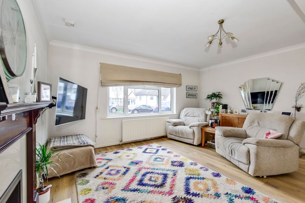 Property photo 2 of 23