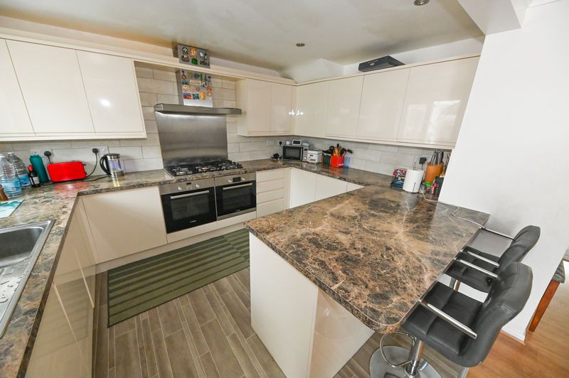 Property photo 2 of 18 Photo 16