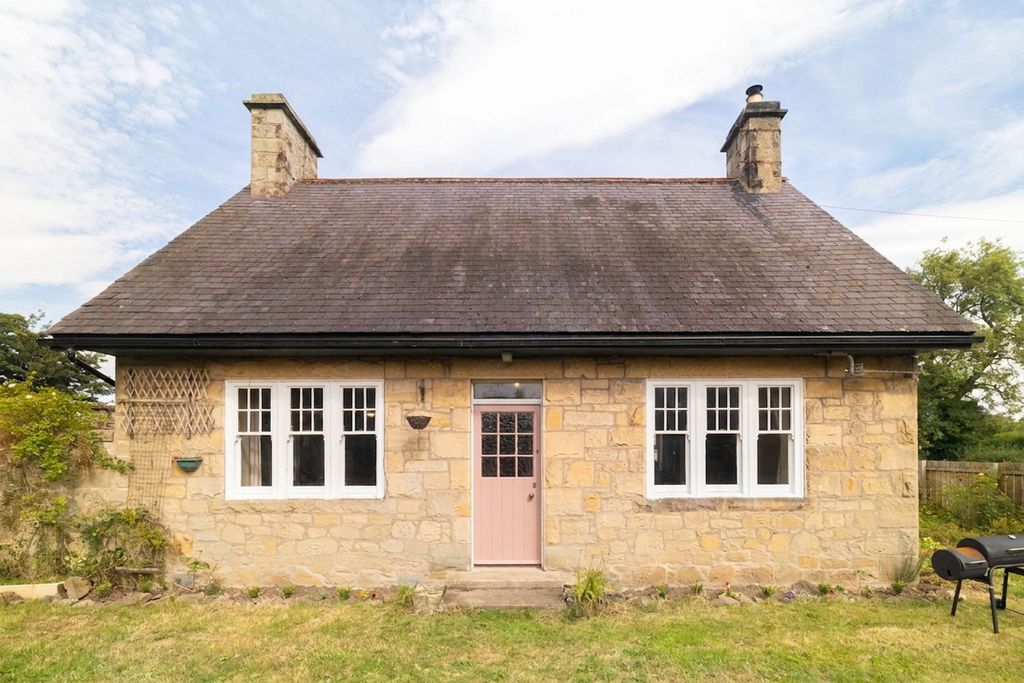Property photo 1 of 29 External