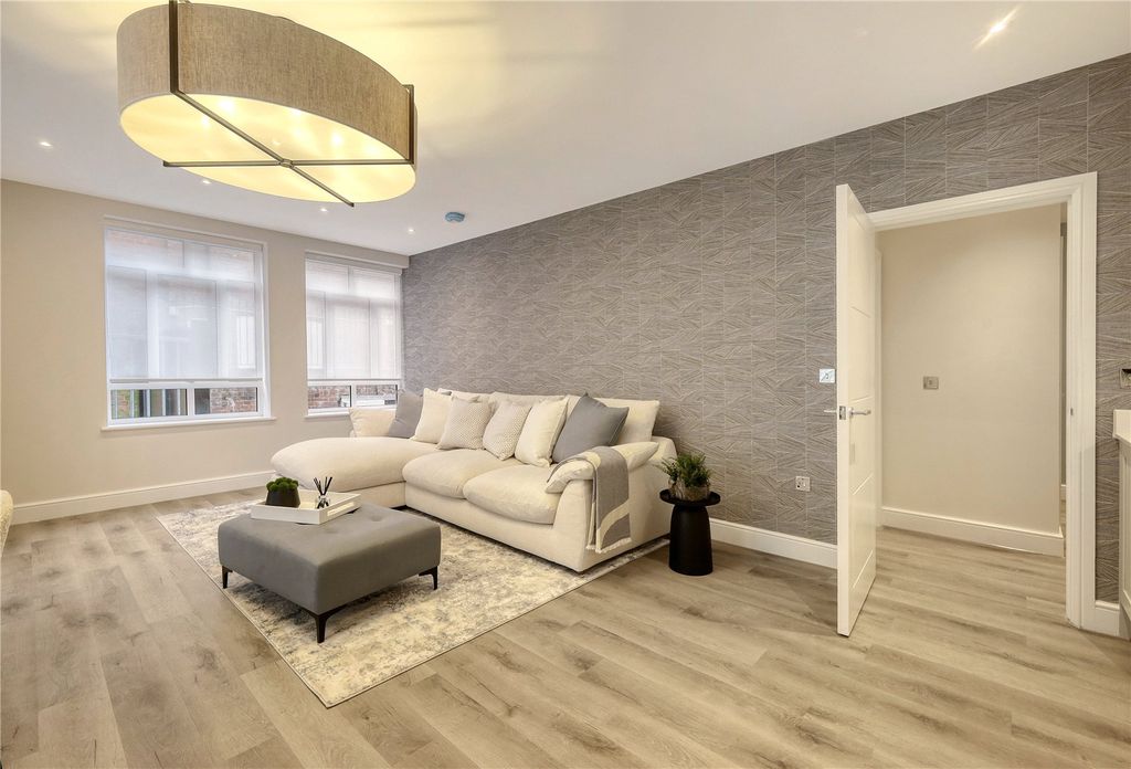 Property photo 3 of 8 Previous Show Home