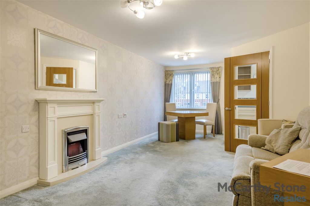 Property photo 2 of 36 8676192-Interior09.Jpg