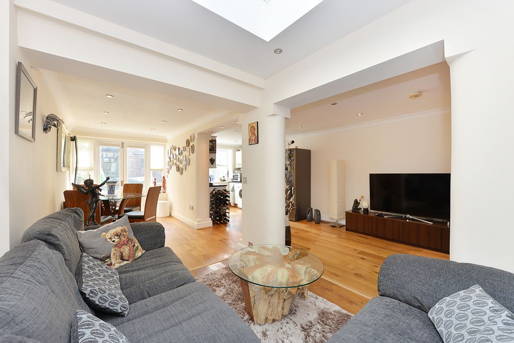 Property photo 1 of 15 2 Bedroom Ground Floor Flat For Rent