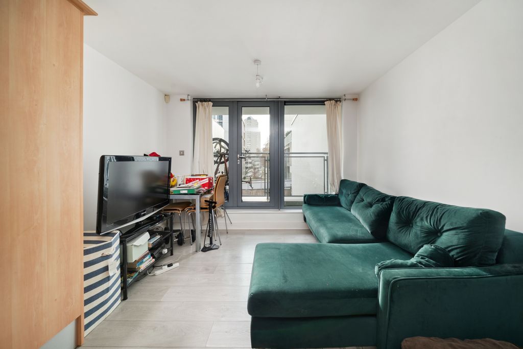 Property photo 2 of 8