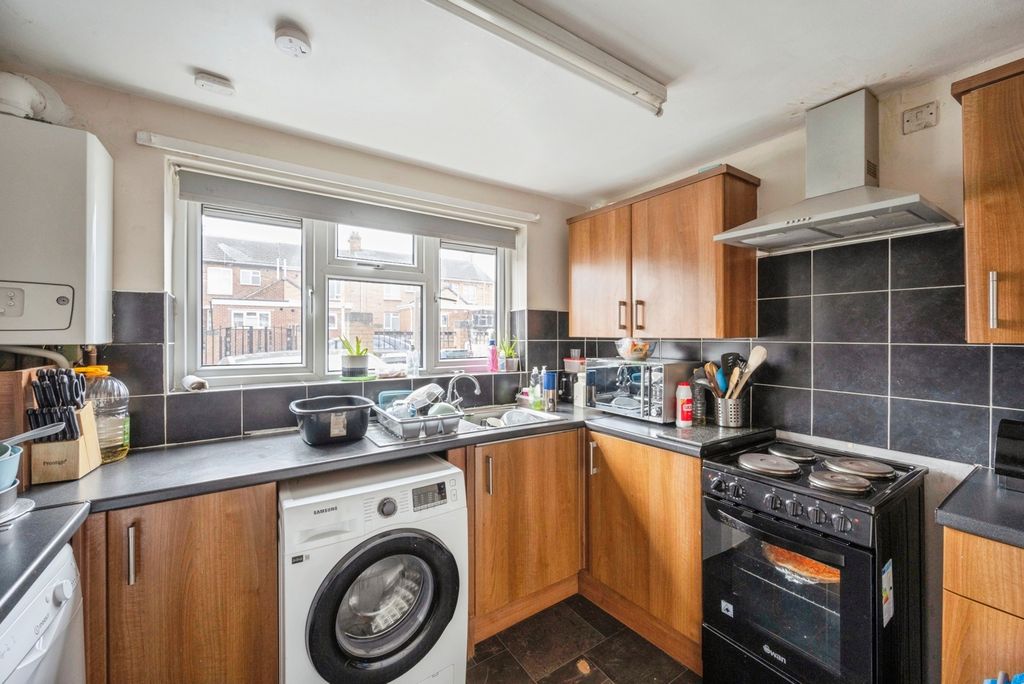 Property photo 2 of 17 Kitchen