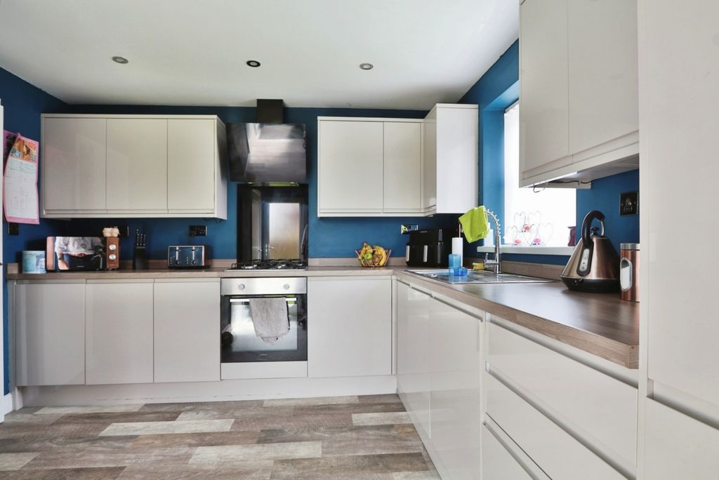 Property photo 3 of 20 3408957