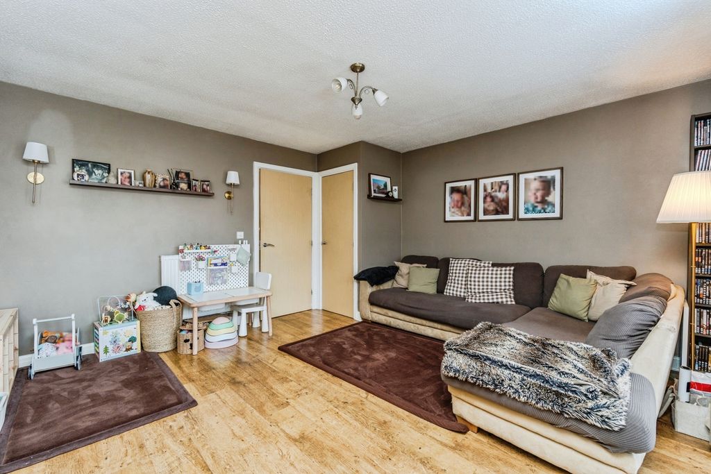 Property photo 3 of 20 Pbox-Img.Jpg