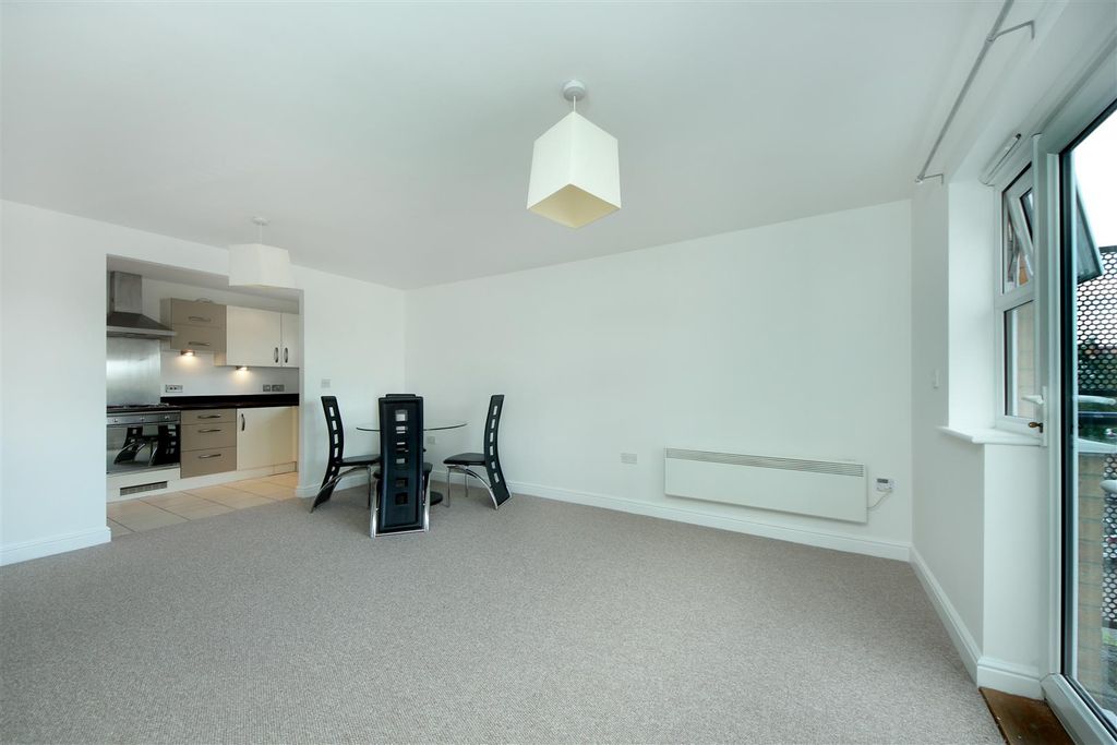 Property photo 3 of 8