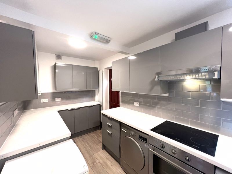 Property photo 1 of 10 Kitchen