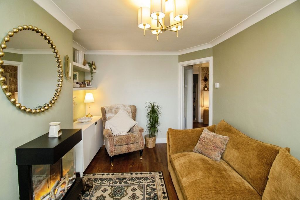 Property photo 3 of 15