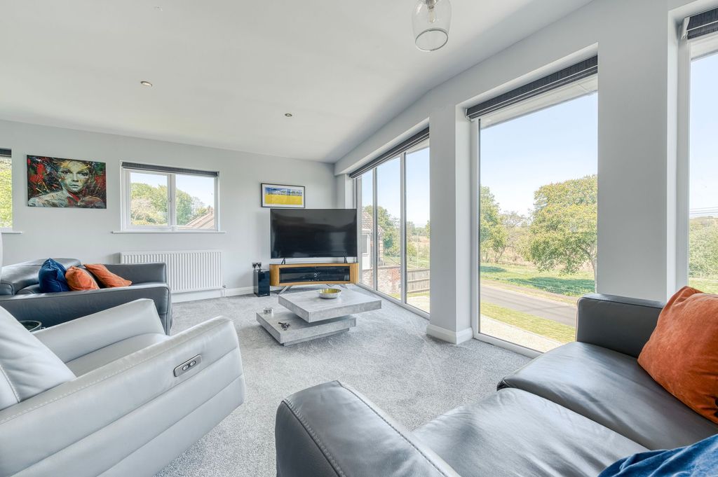 Property photo 3 of 24