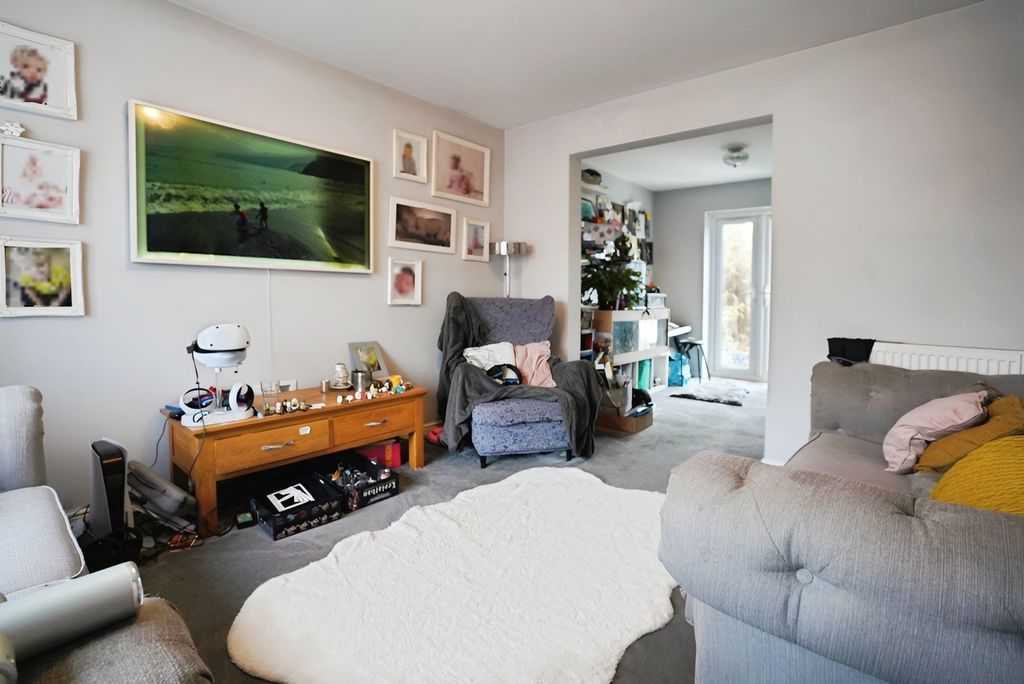 Property photo 2 of 18