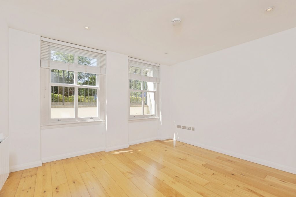 Property photo 2 of 23 Pbox-Img.Jpg