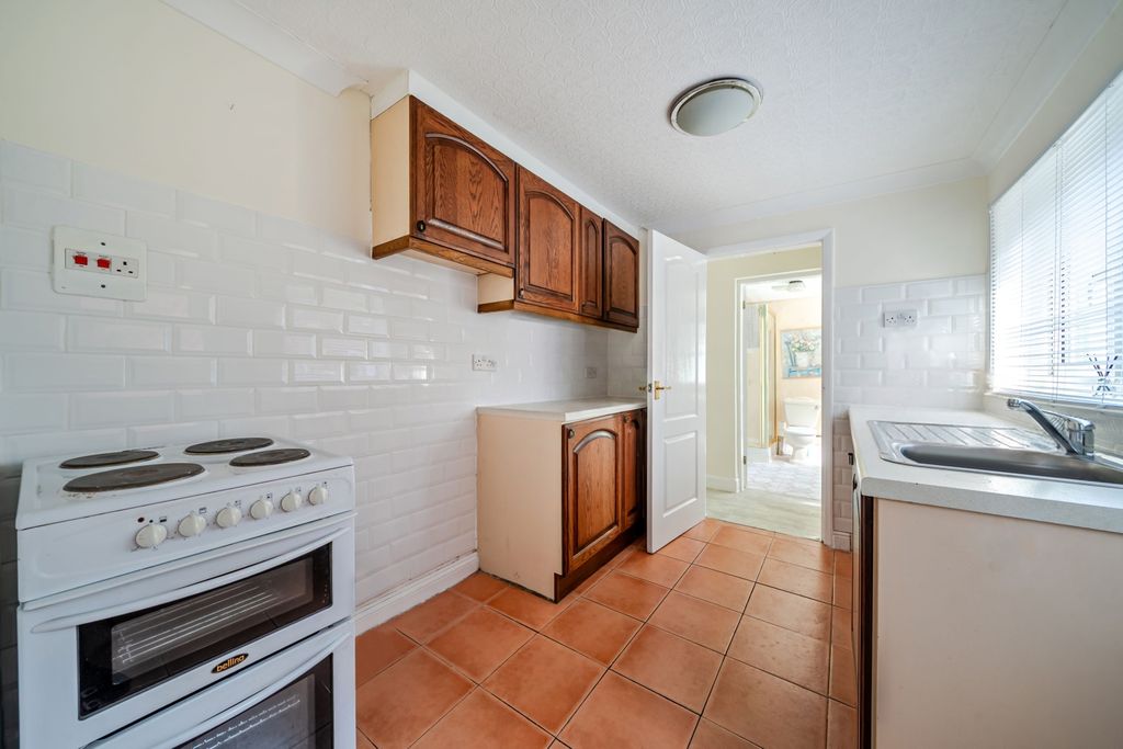 Property photo 2 of 16 Galley Kitchen