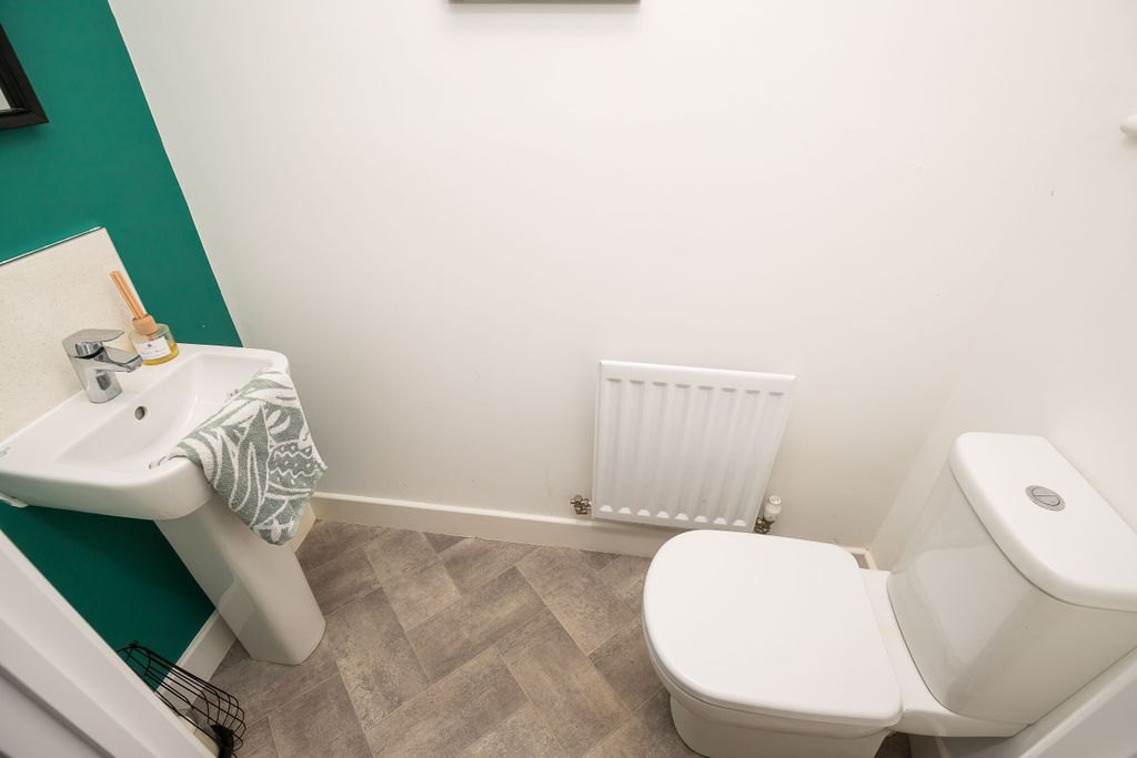 Property photo 3 of 17 Eff23B684Cea58423960Cff4727B874Aababe091.Jpg