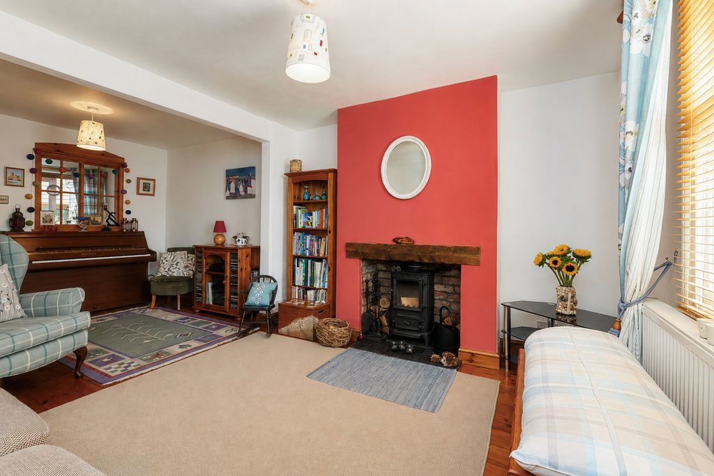 Property photo 2 of 13