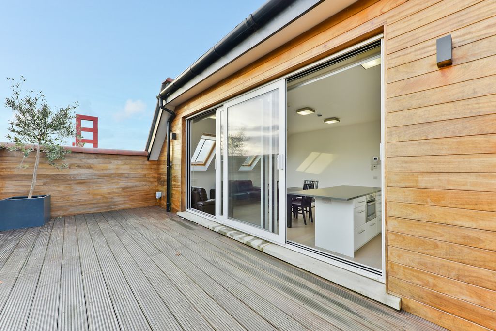 Property photo 2 of 14 Balcony