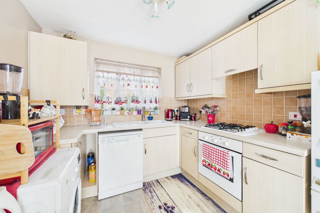 Property photo 2 of 18