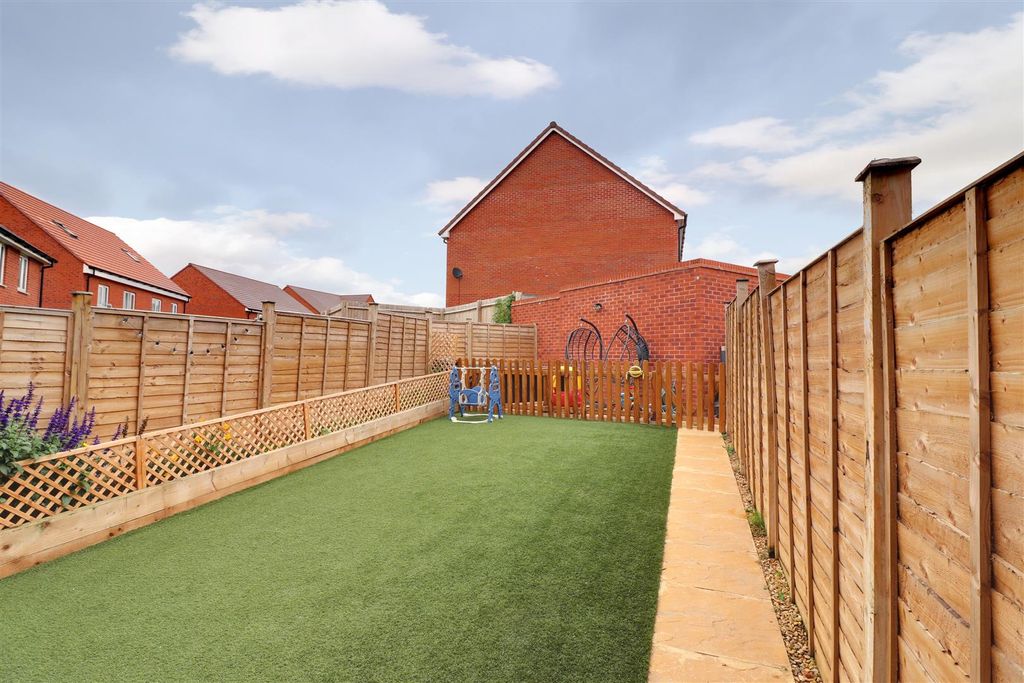 Property photo 2 of 16