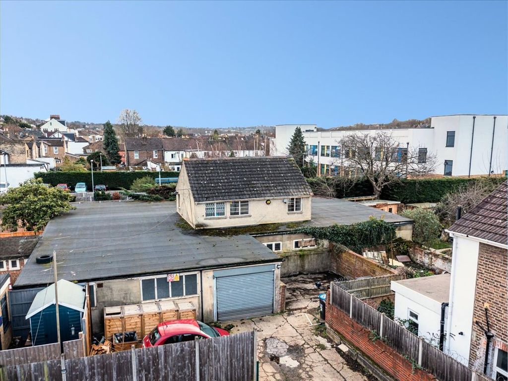 Property photo 1 of 5