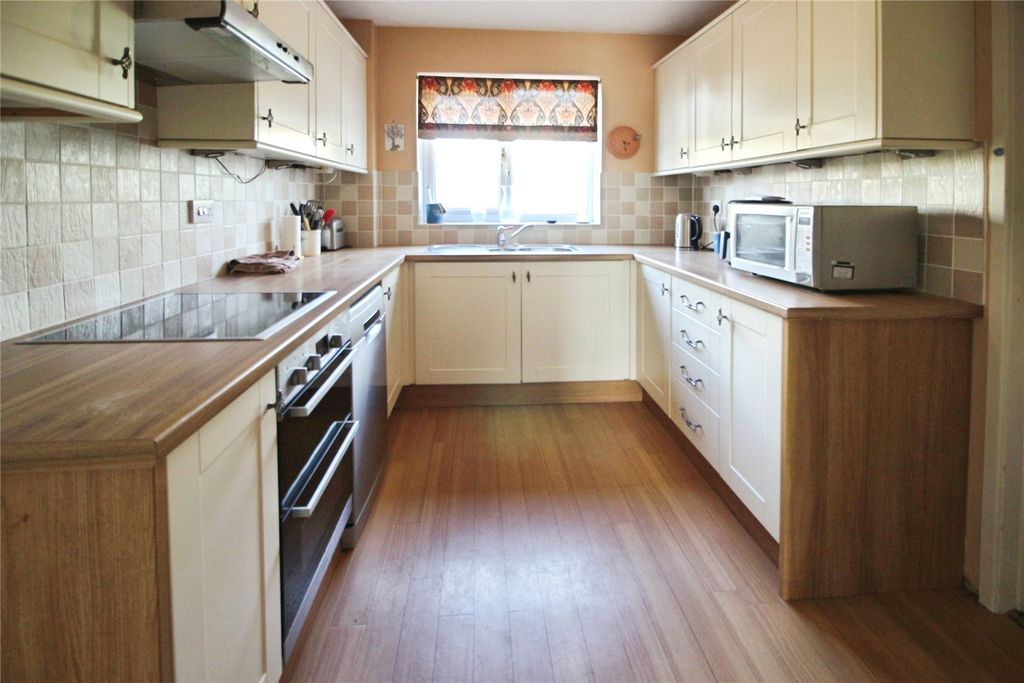 Property photo 2 of 12 Picture No. 14