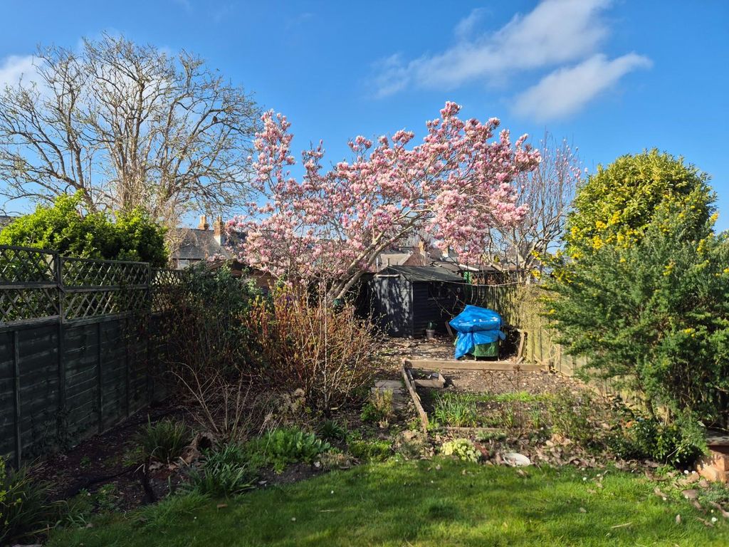Property photo 2 of 19 Garden