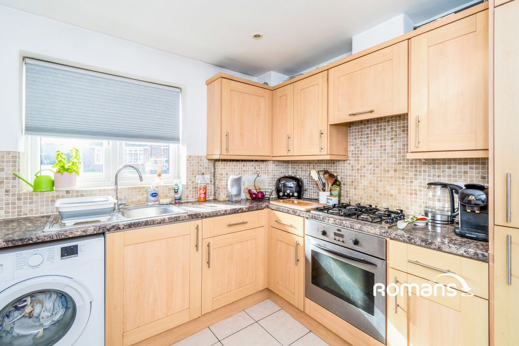 Property photo 3 of 10 Photo