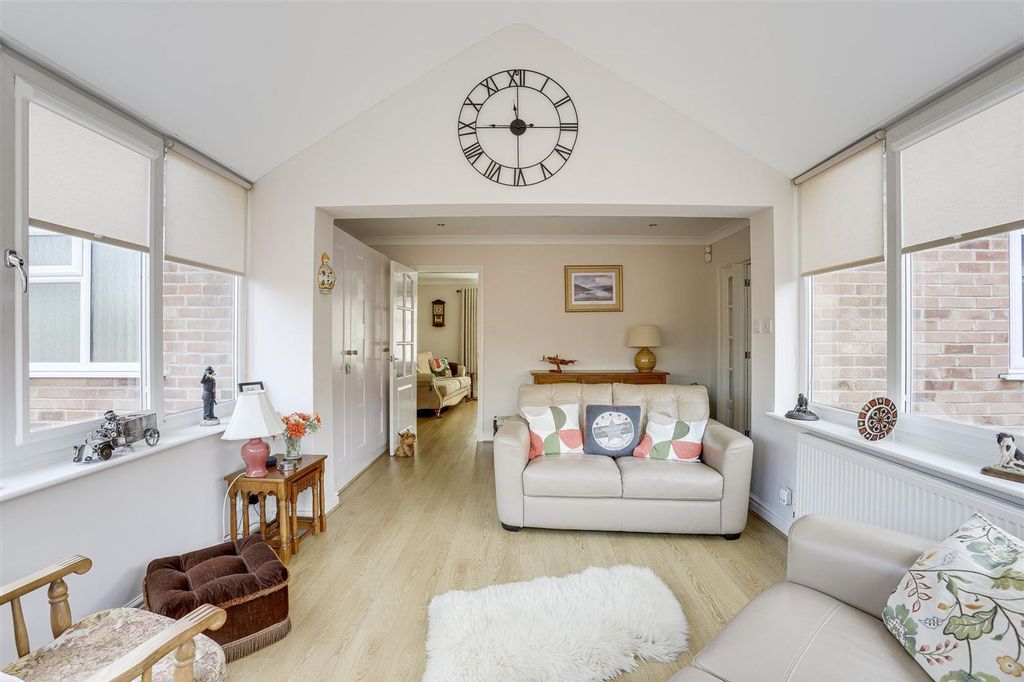 Property photo 3 of 24