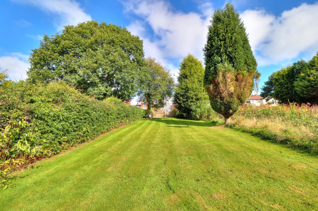 Property photo 2 of 61