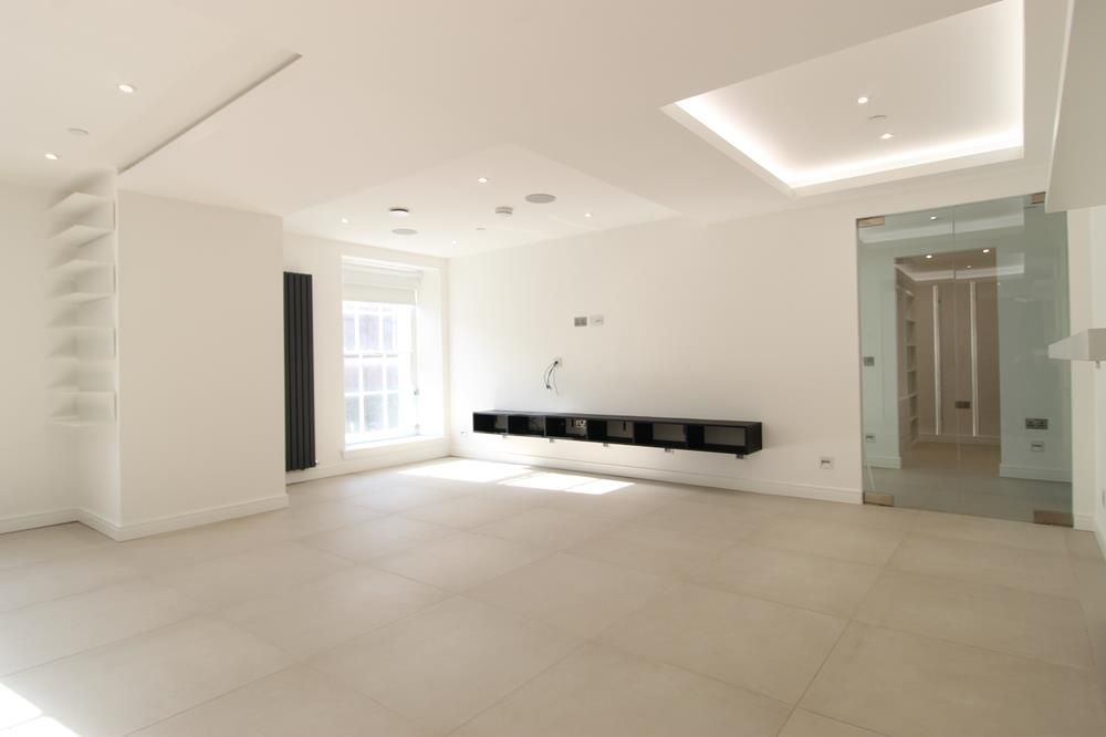 Property photo 1 of 12 Lounge