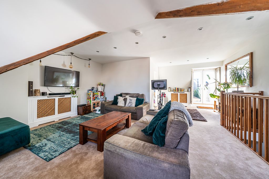 Property photo 1 of 24