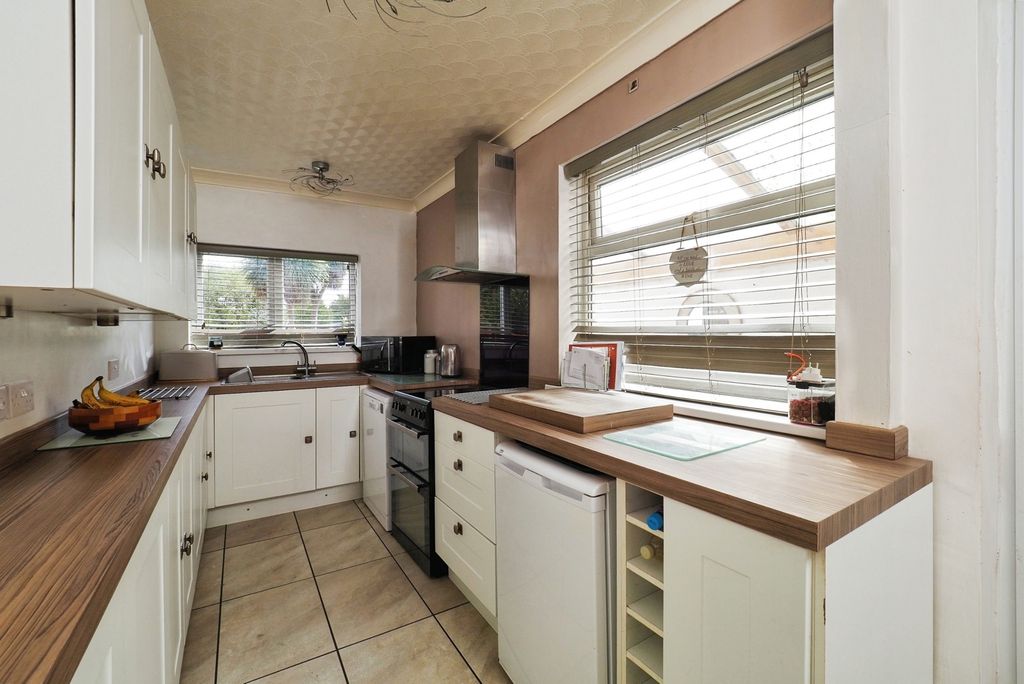 Property photo 2 of 25 Pbox-Img.Jpg