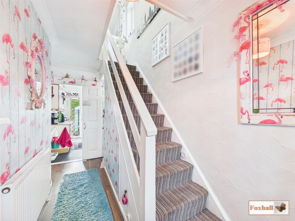 Property photo 3 of 18 Entrance Hallway