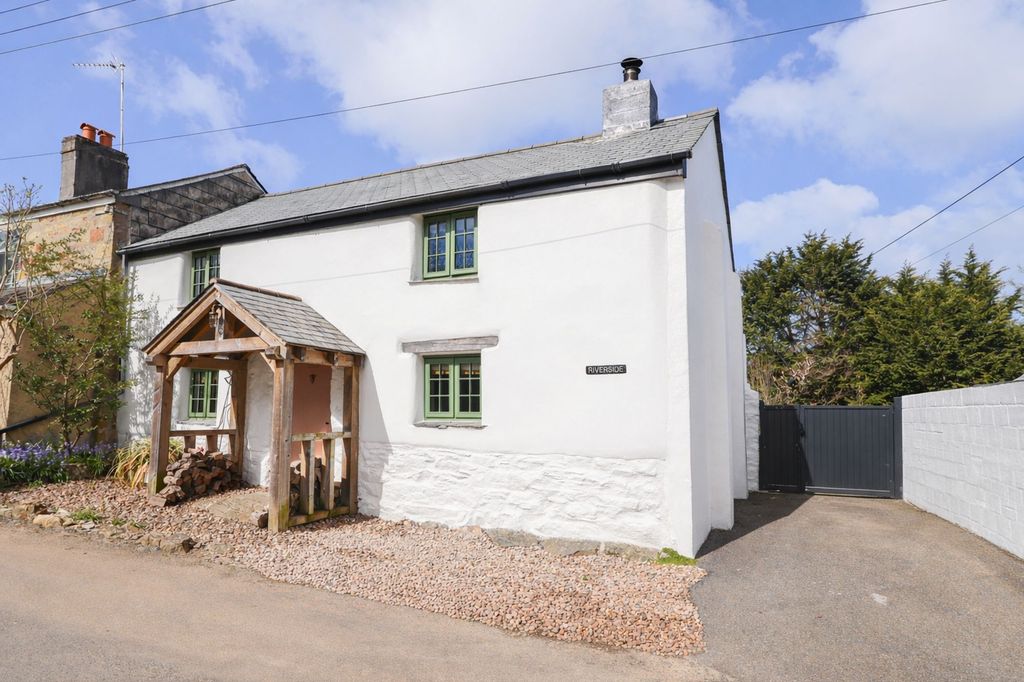 Property photo 1 of 39 External