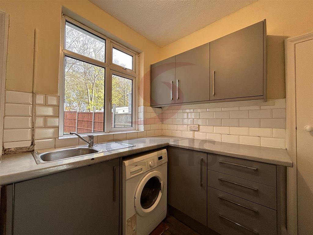 Property photo 2 of 20 Kitchen