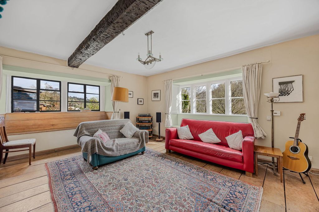 Property photo 3 of 35