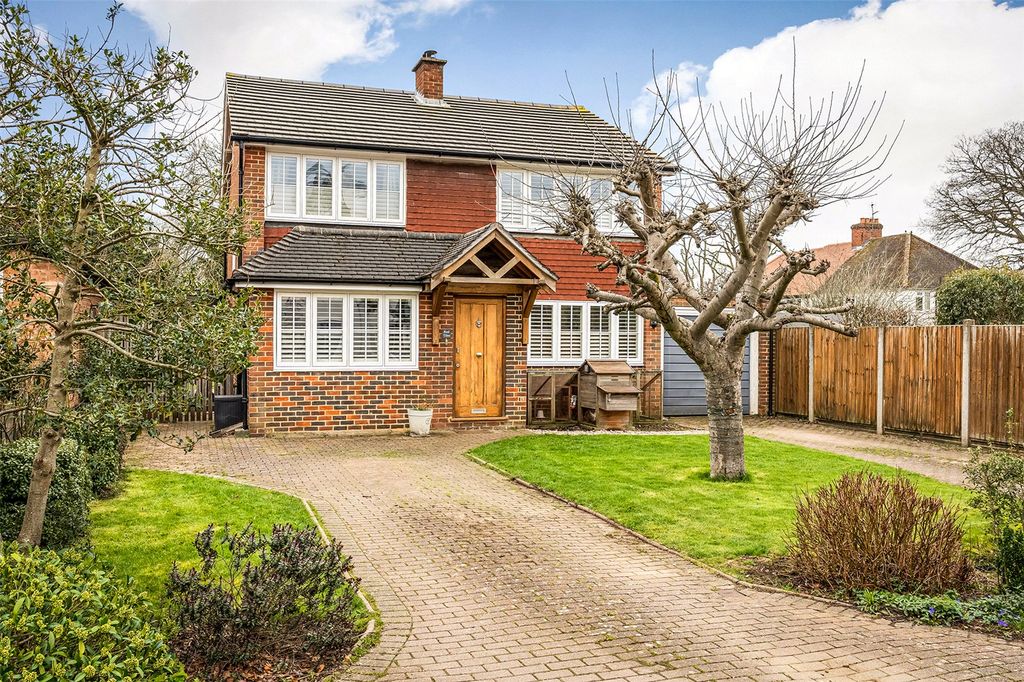 Property photo 1 of 31 House. Partnership