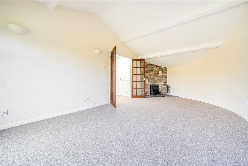 Property photo 3 of 13 Picture No. 12