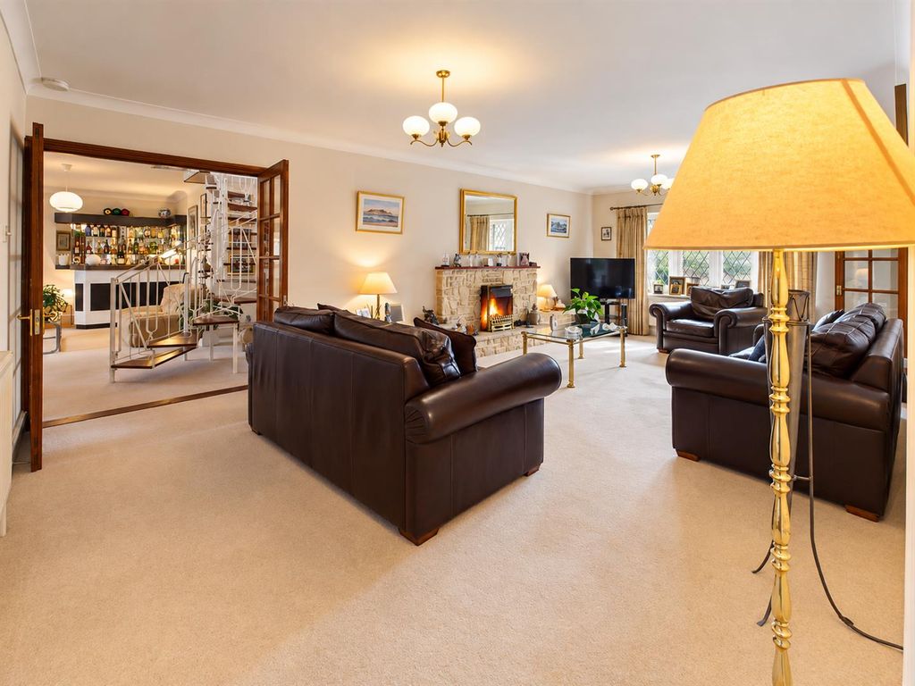 Property photo 2 of 41 Sitting Room