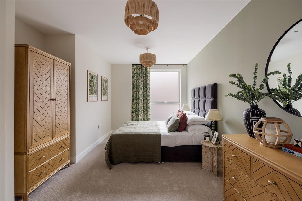 Property photo 2 of 23 Marlowe Road, E17