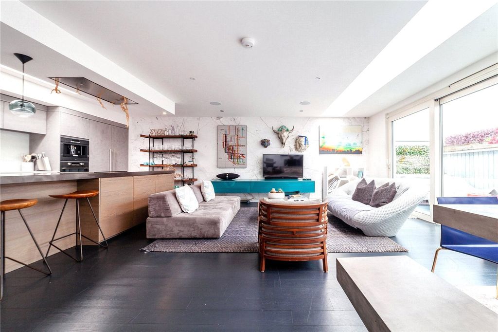 Property photo 2 of 23 Reception Room