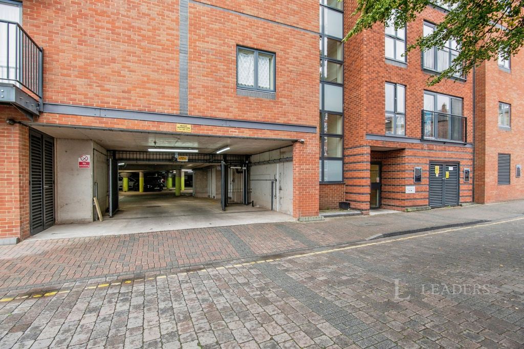Property photo 2 of 11 Pbox-Img.Jpg