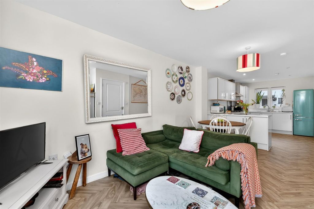 Property photo 2 of 18 Open Plan Living