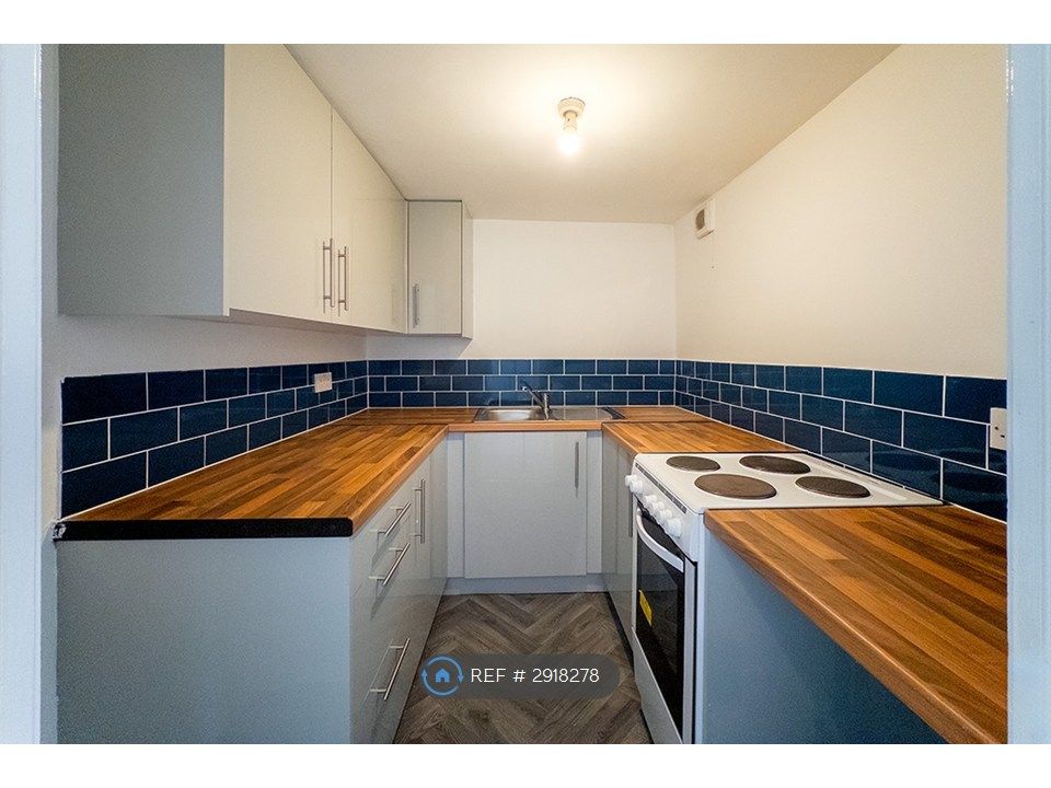Property photo 1 of 17 Kitchen