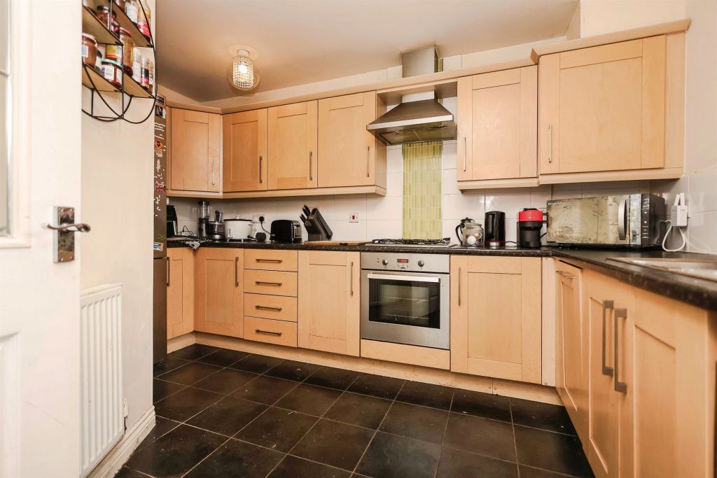 Property photo 2 of 17